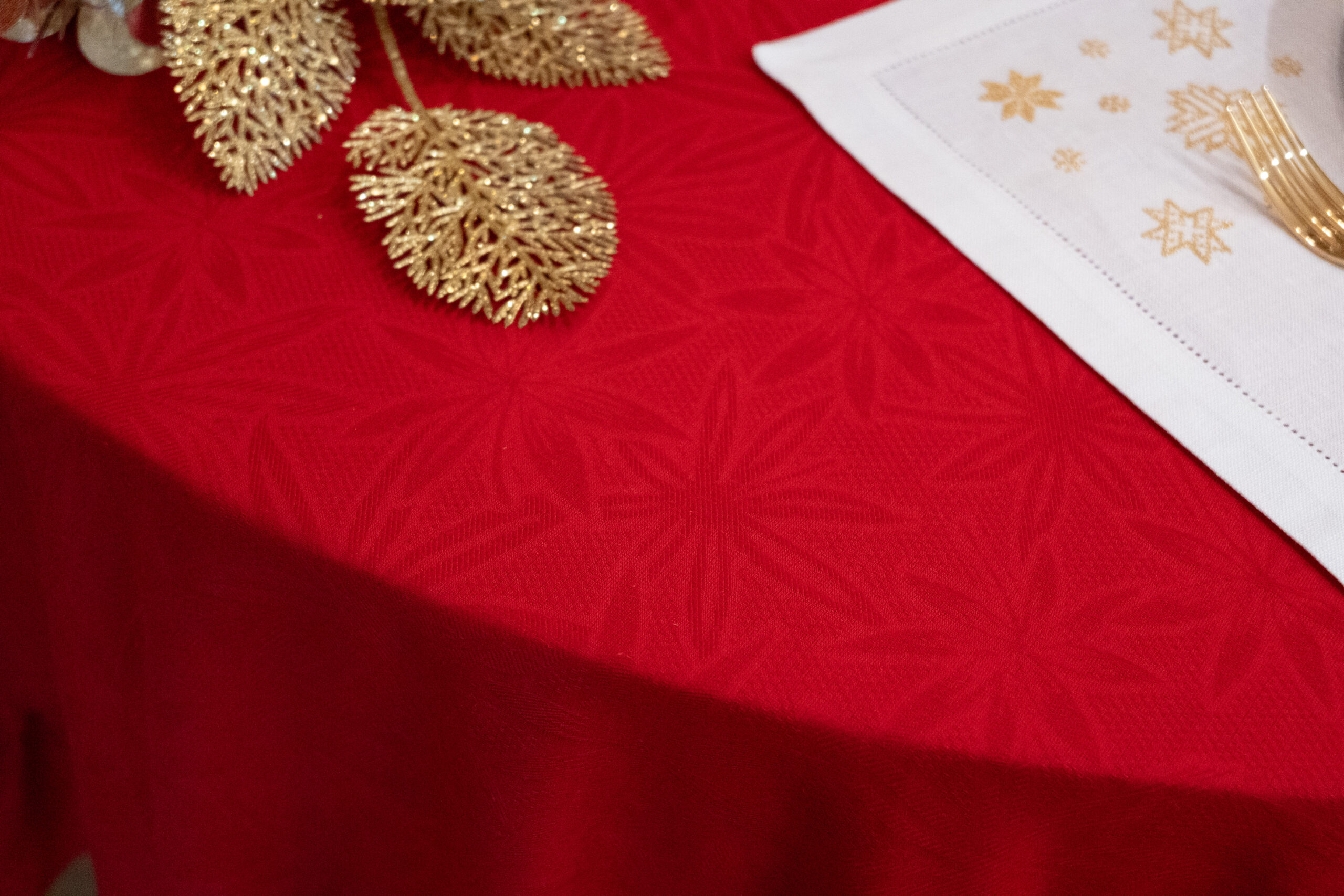 Toalha de Mesa Folho Linho Vermelho - Image 3