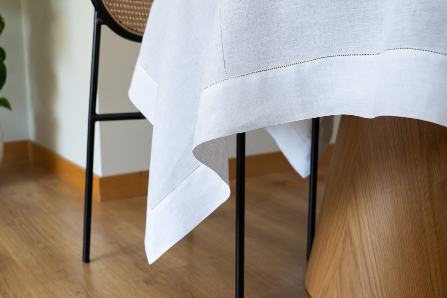 Toalha de Mesa Clean Linho Branco c/Ajour