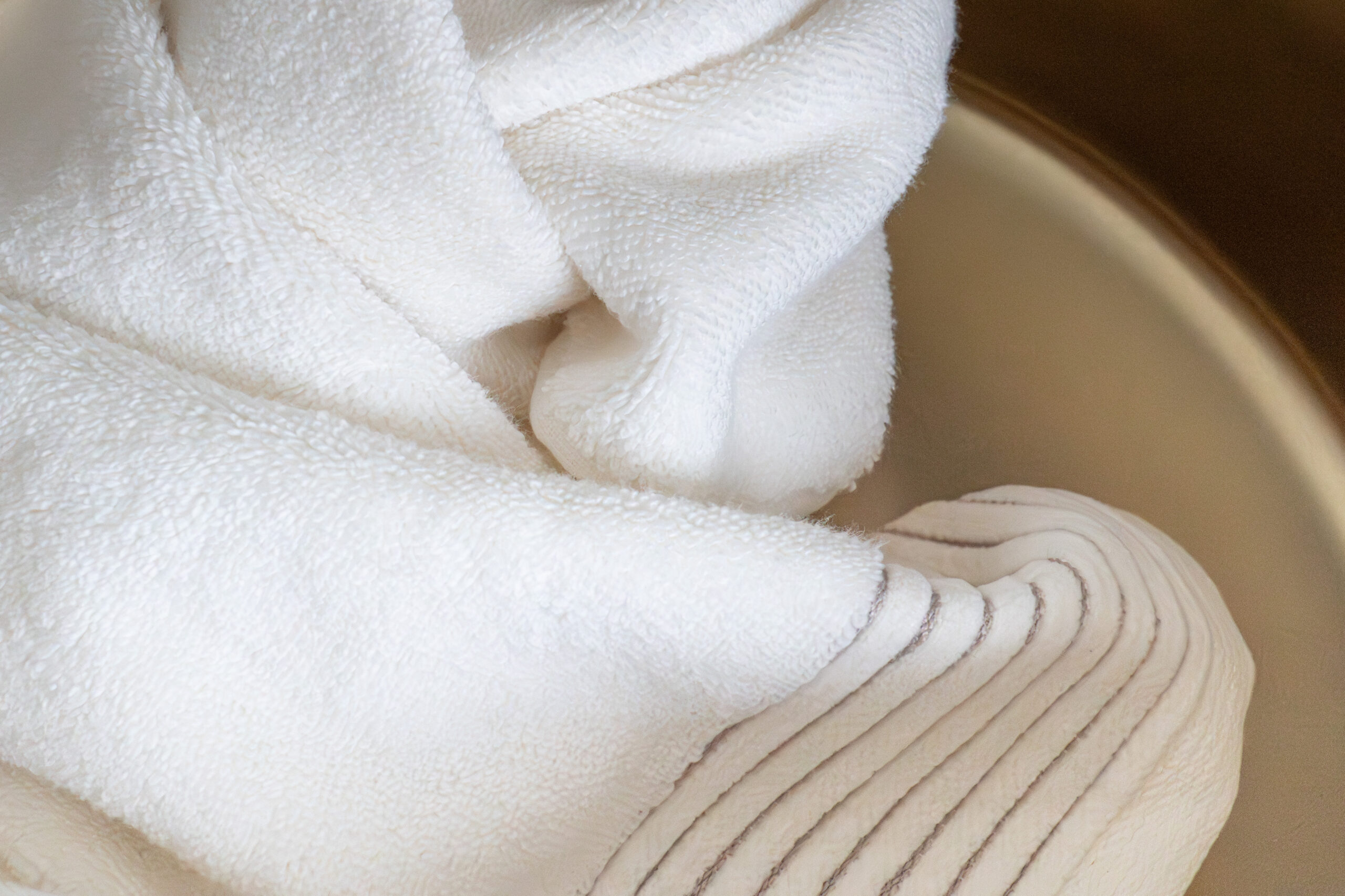 Conjunto de Banho Hisbisco Branco / Taupe - Image 3