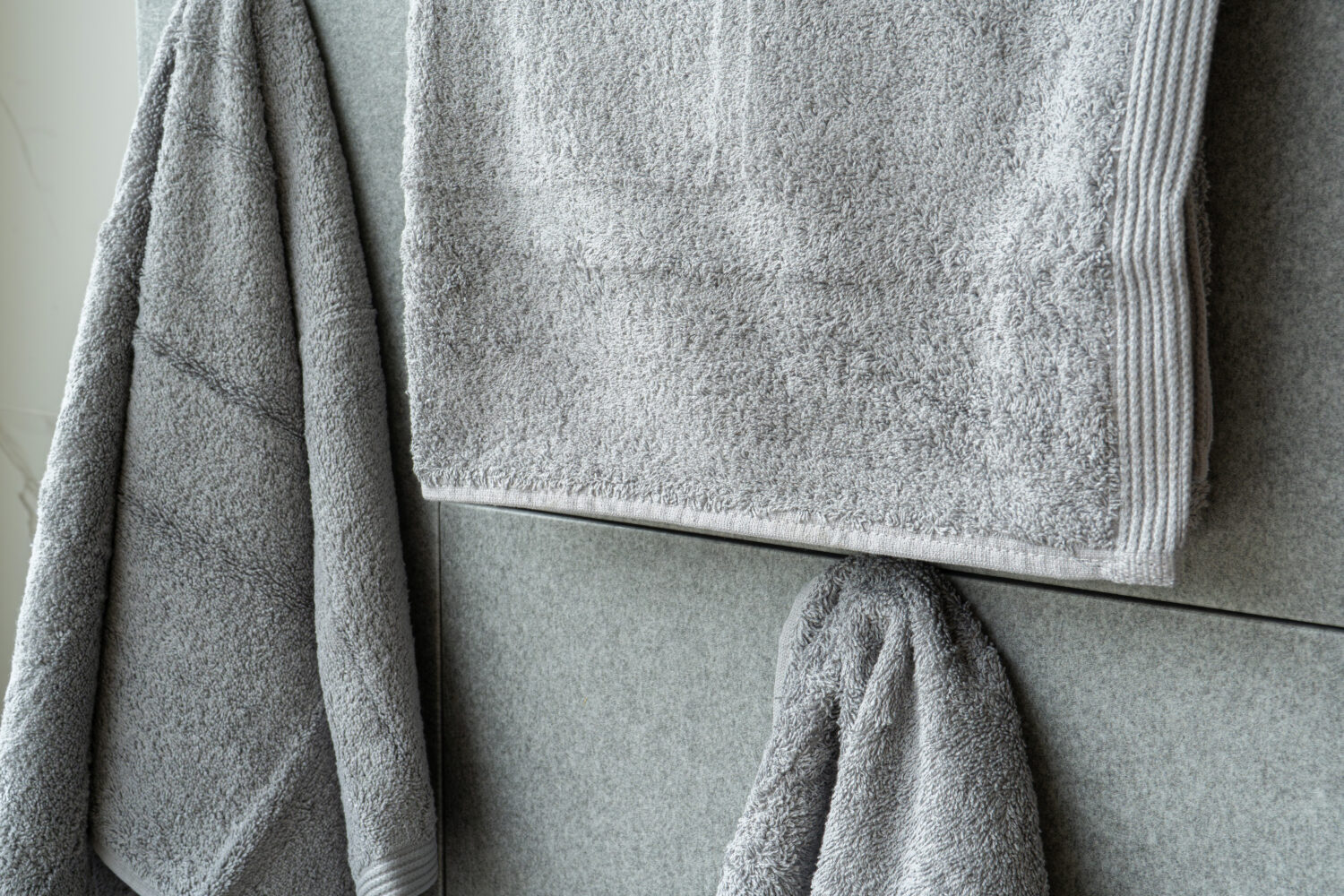 Conjunto de Banho Liso Cinza Claro